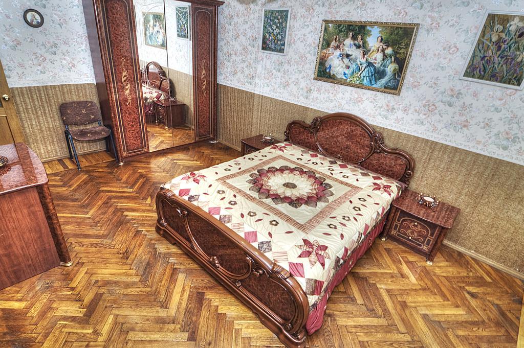 Apartment Na 7-Ya Krasnoarmeyskaya San Petersburgo Habitación foto
